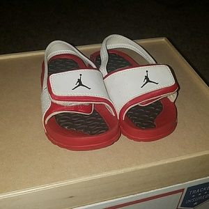 size 7c Jordan sandals